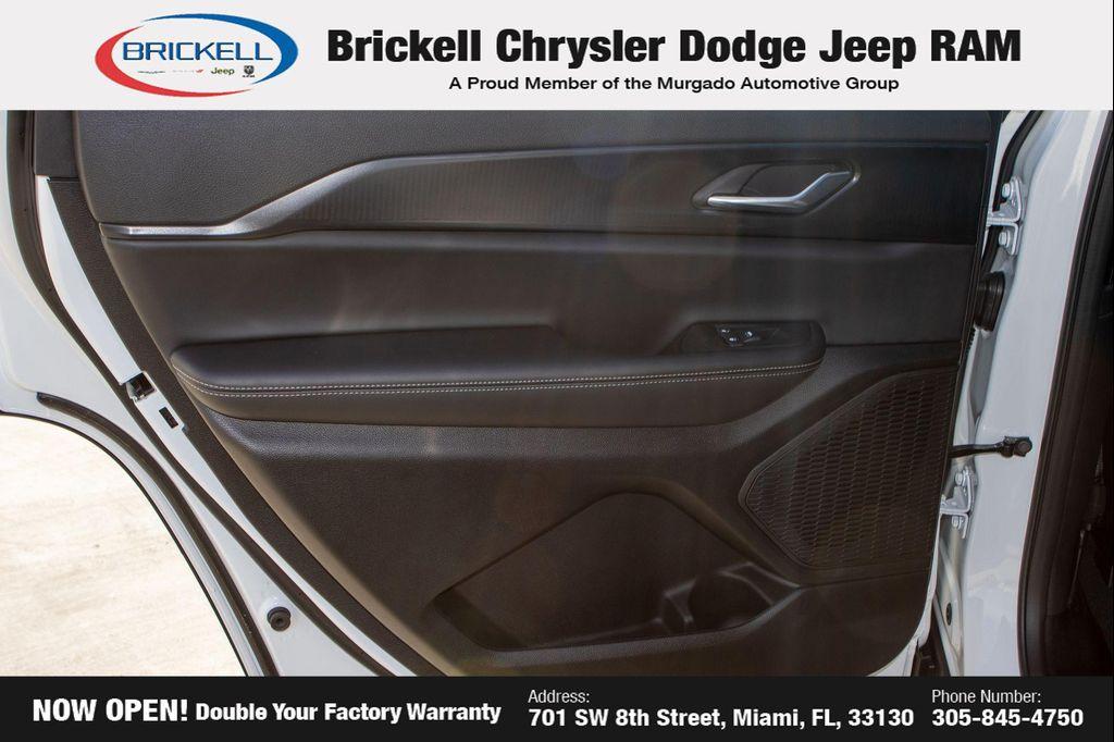 new 2025 Jeep Grand Cherokee L car, priced at $40,172