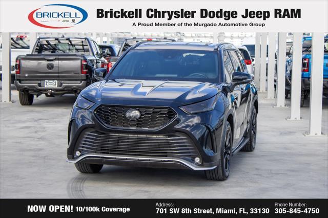 used 2023 Toyota Highlander car, priced at $25,999