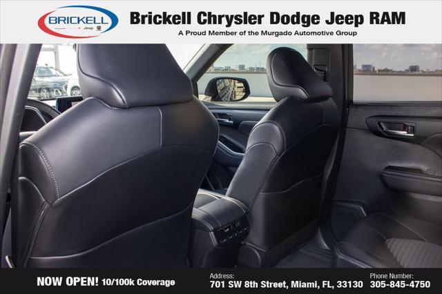 used 2023 Toyota Highlander car, priced at $25,999