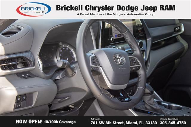 used 2023 Toyota Highlander car, priced at $25,999