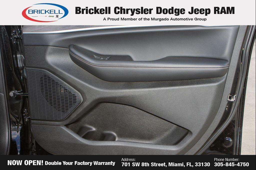 new 2025 Jeep Grand Cherokee car, priced at $46,583