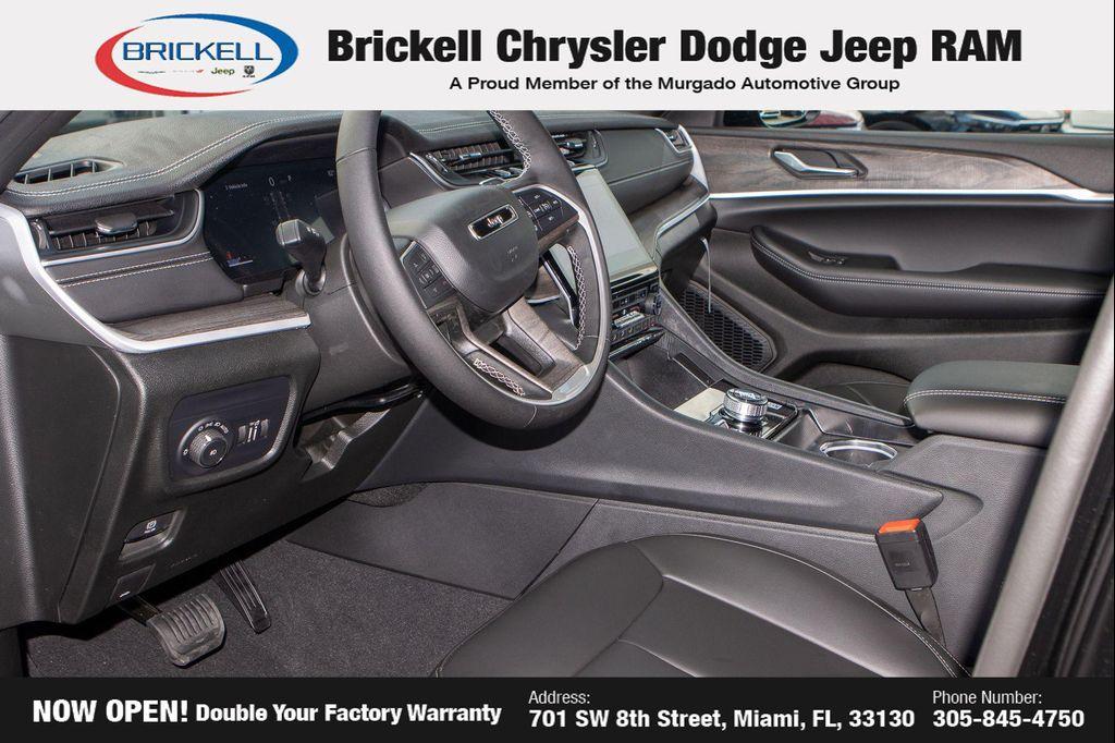 new 2025 Jeep Grand Cherokee car, priced at $46,583