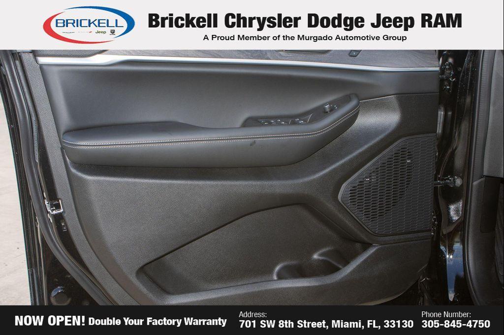 new 2025 Jeep Grand Cherokee car, priced at $46,583