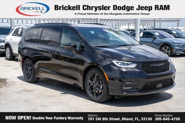 new 2025 Chrysler Pacifica car, priced at $47,128