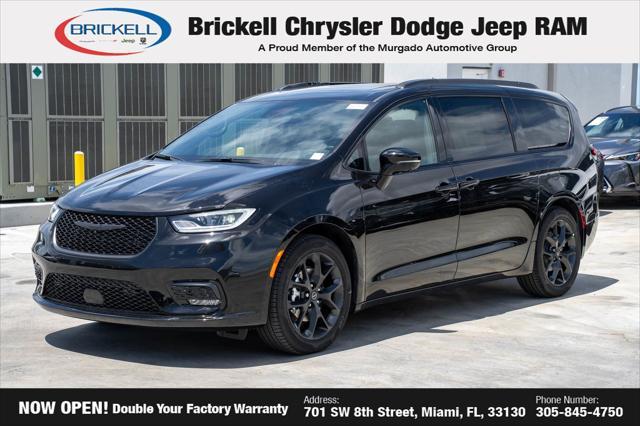 new 2025 Chrysler Pacifica car, priced at $47,128