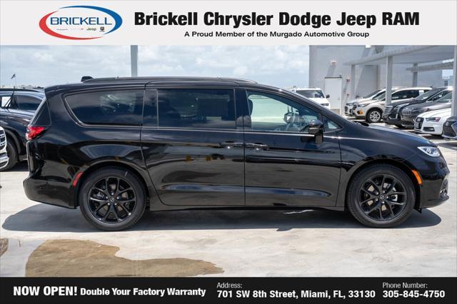 new 2025 Chrysler Pacifica car, priced at $47,128