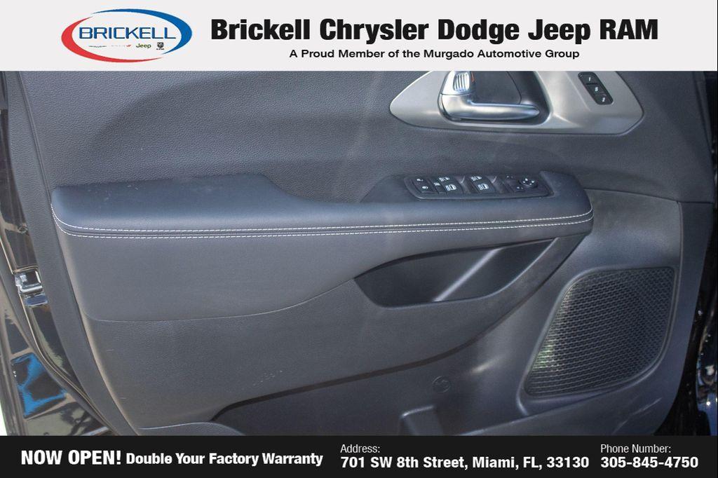 new 2025 Chrysler Pacifica car, priced at $37,927