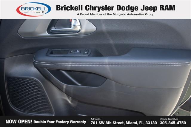 new 2025 Chrysler Pacifica car, priced at $39,427