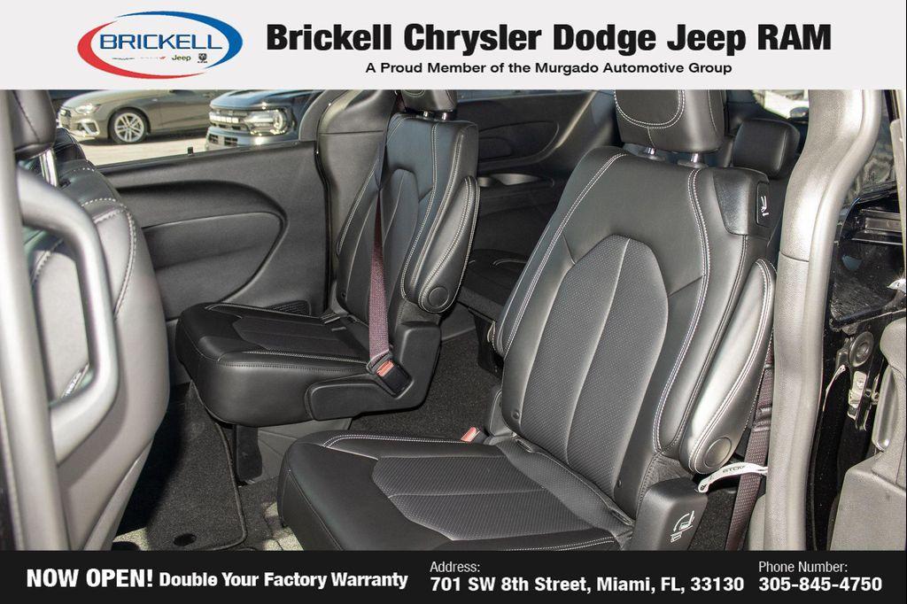 new 2025 Chrysler Pacifica car, priced at $37,927