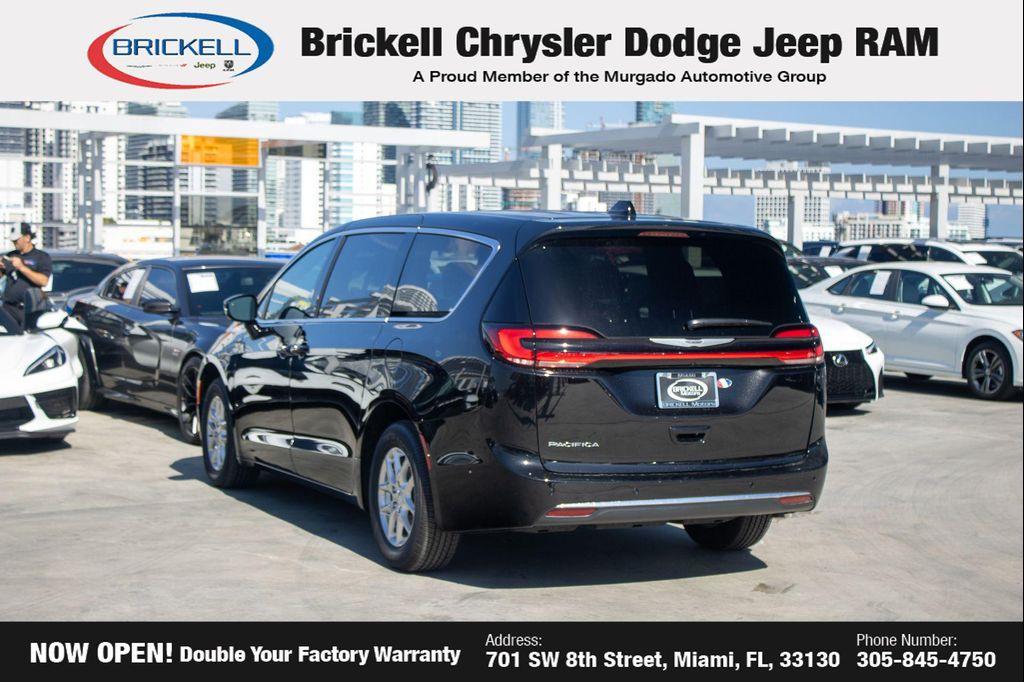 new 2025 Chrysler Pacifica car, priced at $37,927