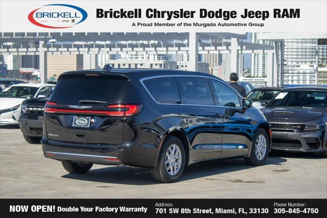 new 2025 Chrysler Pacifica car, priced at $39,427
