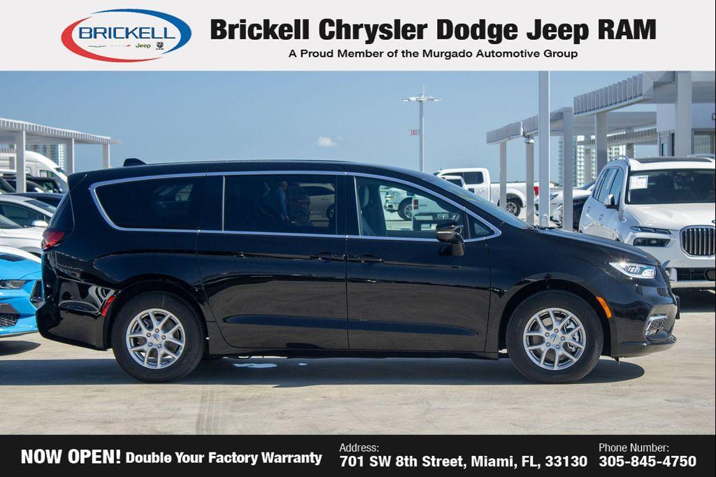 new 2025 Chrysler Pacifica car, priced at $37,927