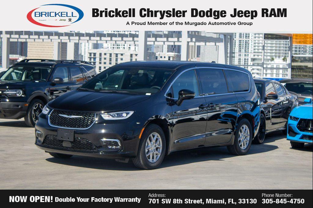 new 2025 Chrysler Pacifica car, priced at $37,927