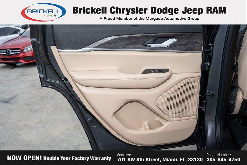 new 2025 Jeep Grand Cherokee car, priced at $42,541