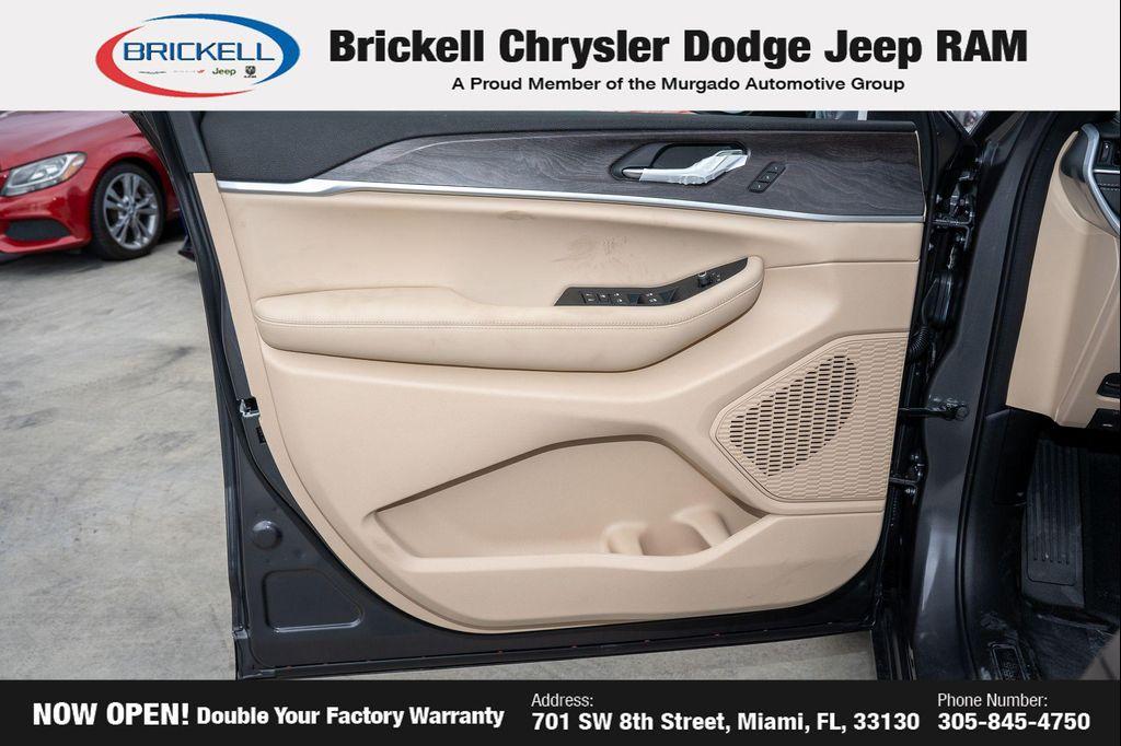 new 2025 Jeep Grand Cherokee car, priced at $42,541