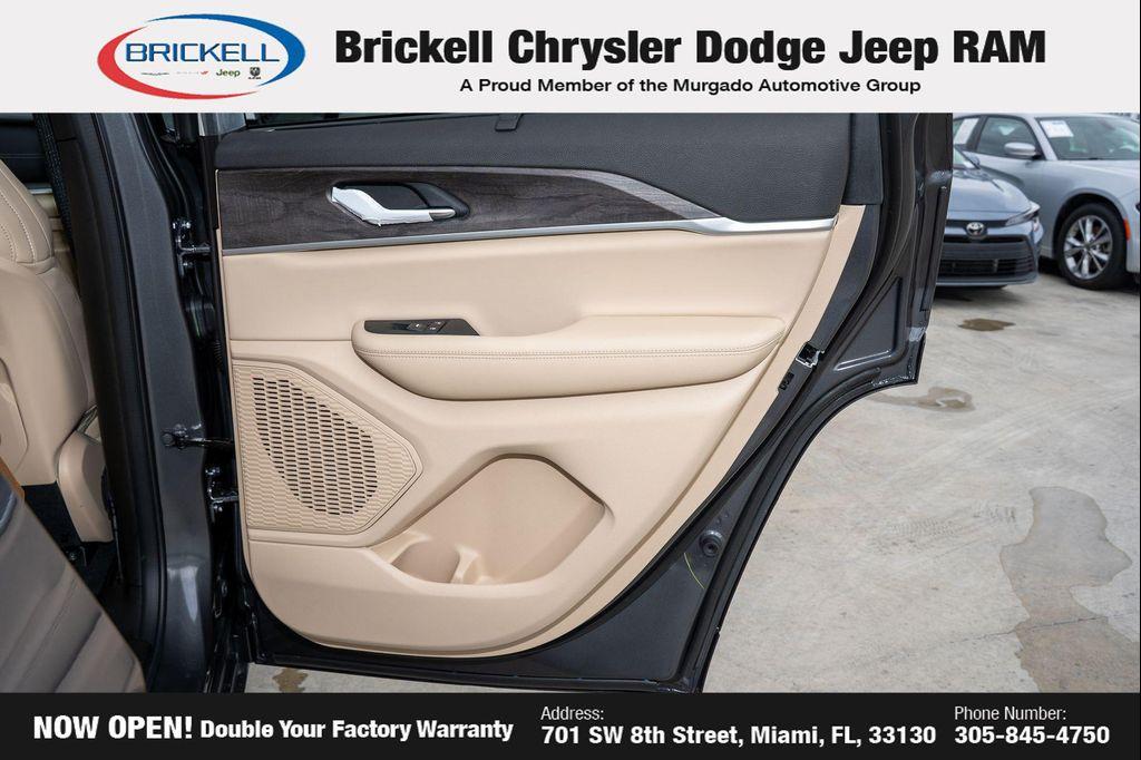 new 2025 Jeep Grand Cherokee car, priced at $42,541