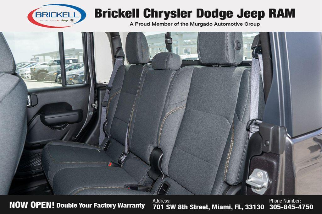 new 2025 Jeep Gladiator car, priced at $40,006
