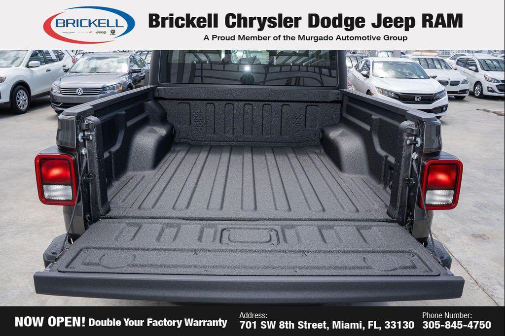 new 2025 Jeep Gladiator car, priced at $40,006