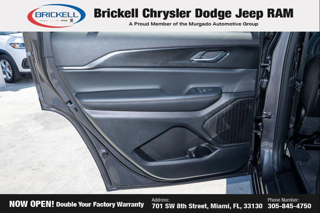 new 2025 Jeep Grand Cherokee L car, priced at $35,989