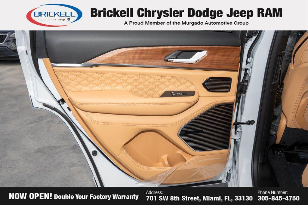 new 2025 Jeep Grand Cherokee car, priced at $60,569