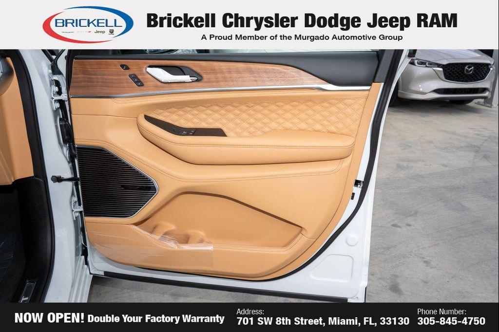 new 2025 Jeep Grand Cherokee car, priced at $60,569