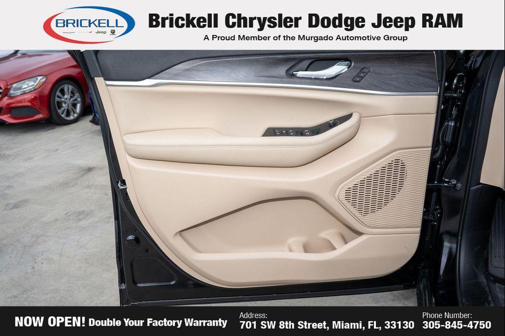 new 2025 Jeep Grand Cherokee car, priced at $42,631