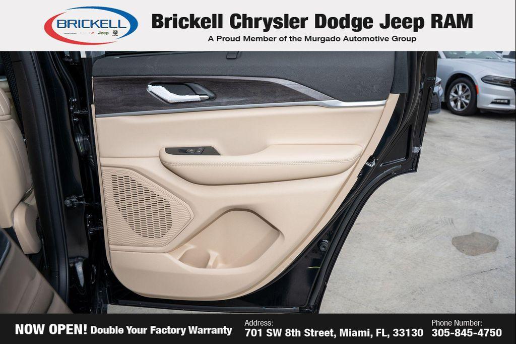 new 2025 Jeep Grand Cherokee car, priced at $42,631