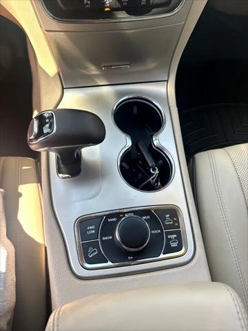 used 2015 Jeep Grand Cherokee car, priced at $10,999