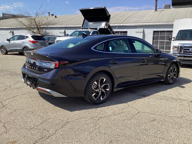 new 2024 Hyundai Sonata car, priced at $29,462