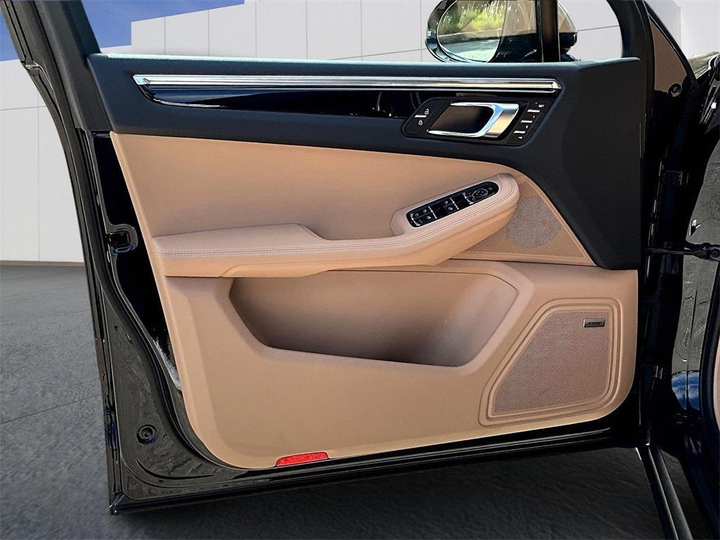 new 2026 Porsche Macan car