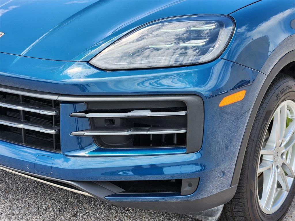 new 2025 Porsche Cayenne car, priced at $112,735