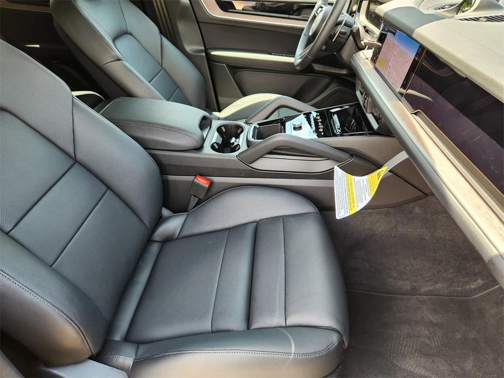 new 2025 Porsche Cayenne car, priced at $112,735