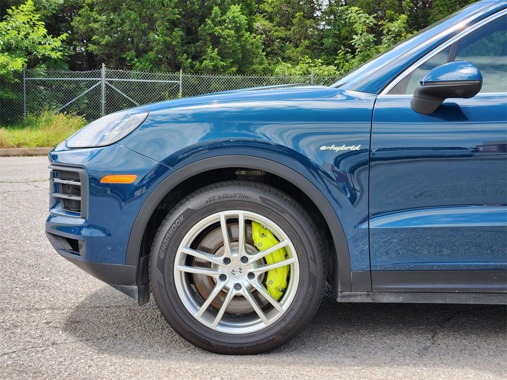 new 2025 Porsche Cayenne car, priced at $112,735