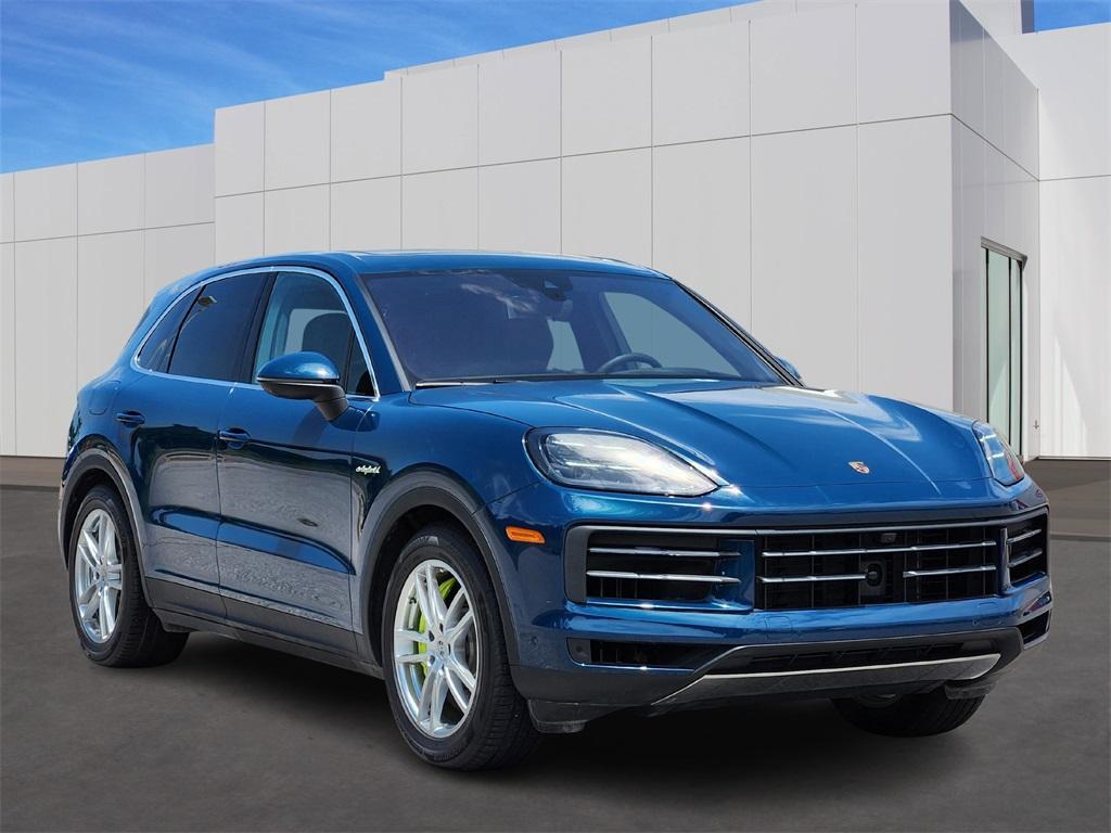 new 2025 Porsche Cayenne car, priced at $112,735