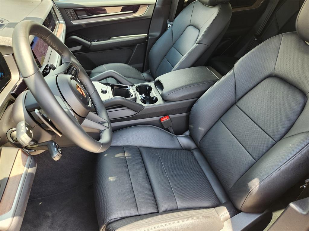 new 2025 Porsche Cayenne car, priced at $112,735