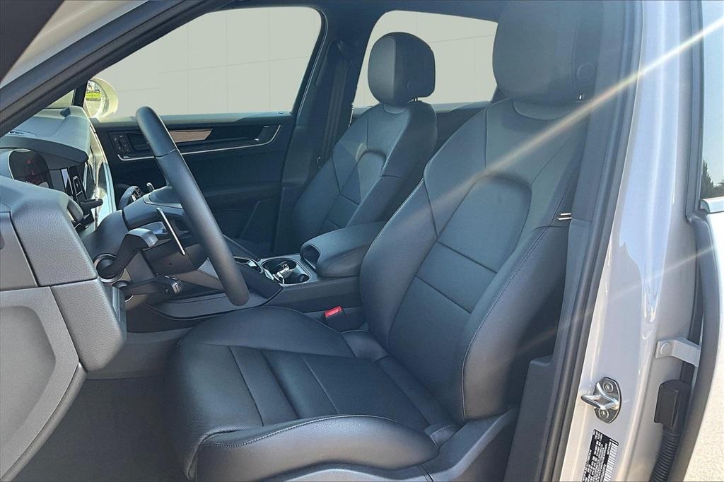 new 2025 Porsche Cayenne car, priced at $109,835