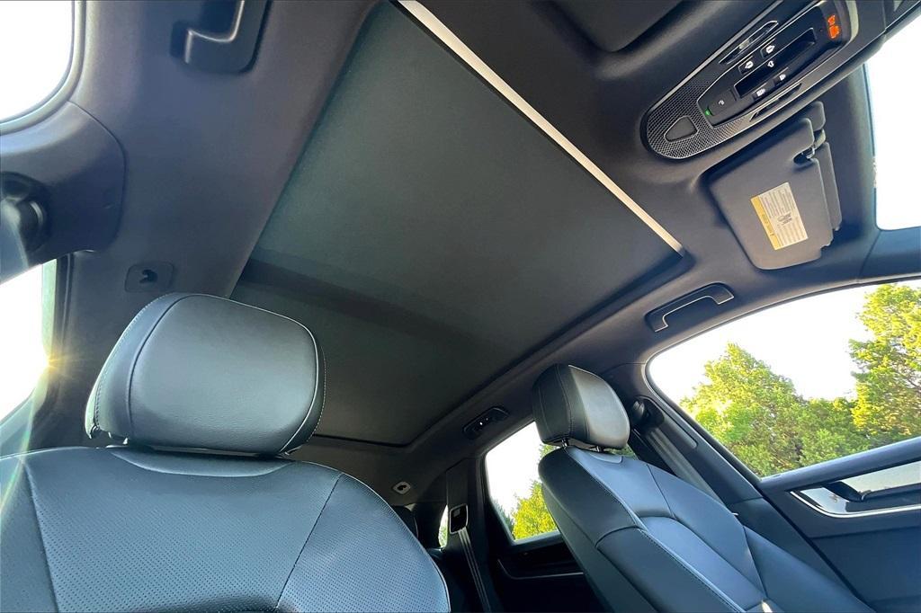 new 2025 Porsche Cayenne car, priced at $109,835