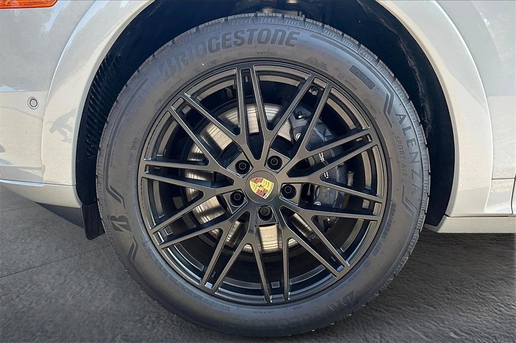 new 2025 Porsche Cayenne car, priced at $109,835