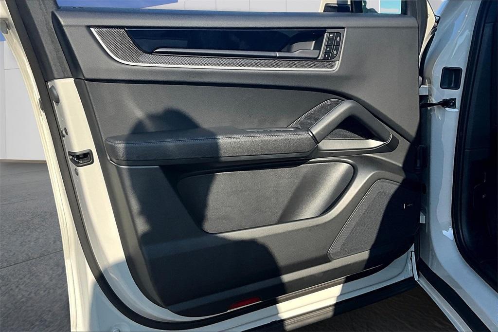 new 2025 Porsche Cayenne car, priced at $109,835