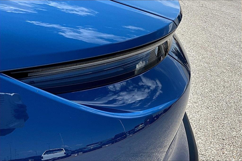 new 2025 Porsche Taycan car
