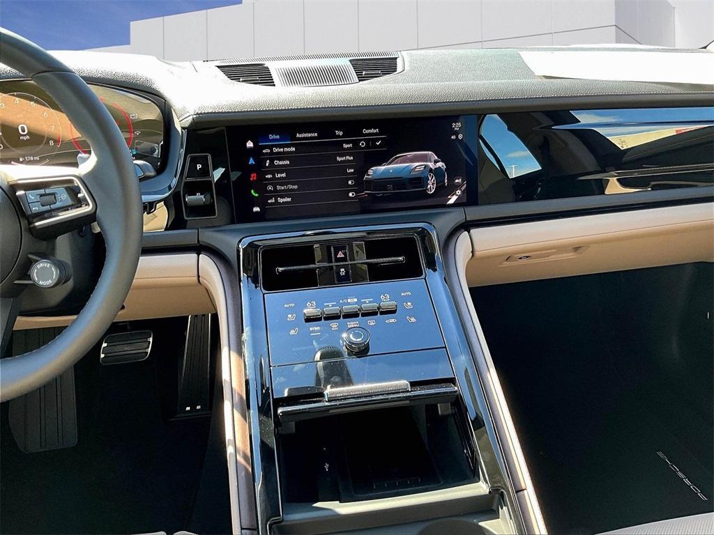 new 2026 Porsche Panamera car