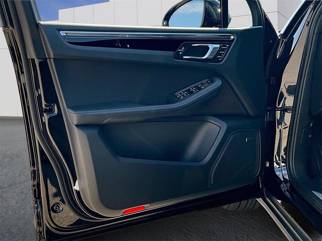 new 2026 Porsche Macan car