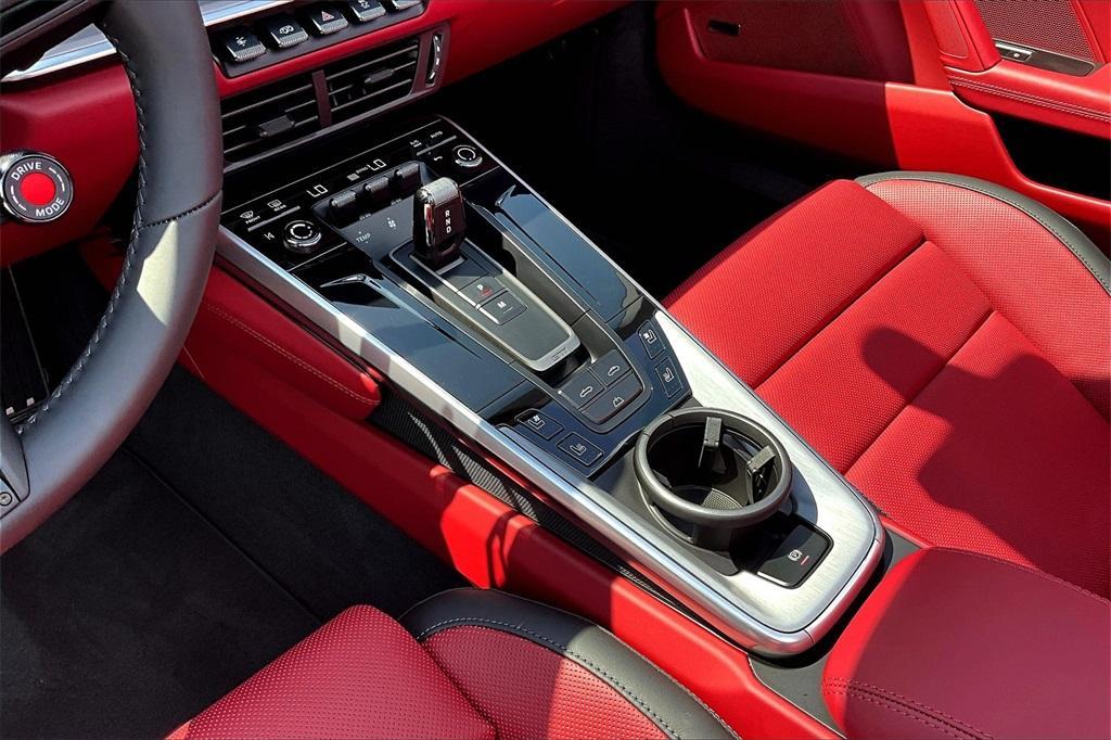 new 2025 Porsche 911 car