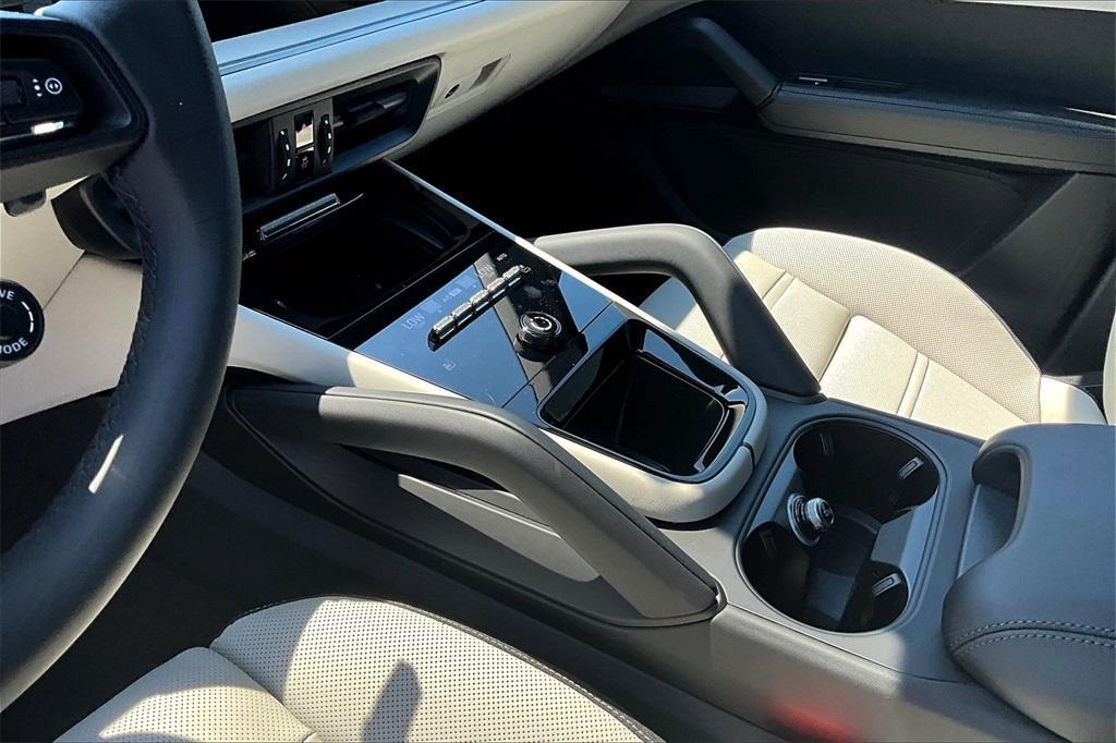 new 2025 Porsche Cayenne car, priced at $146,785