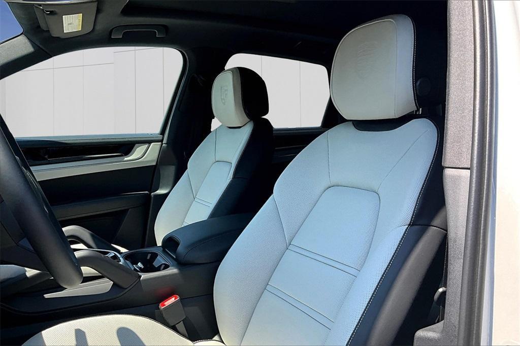 new 2025 Porsche Cayenne car, priced at $146,785
