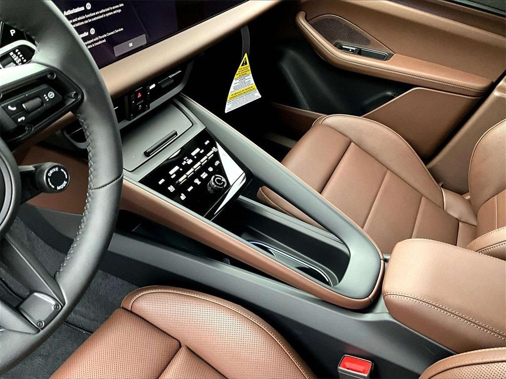 new 2025 Porsche Macan car