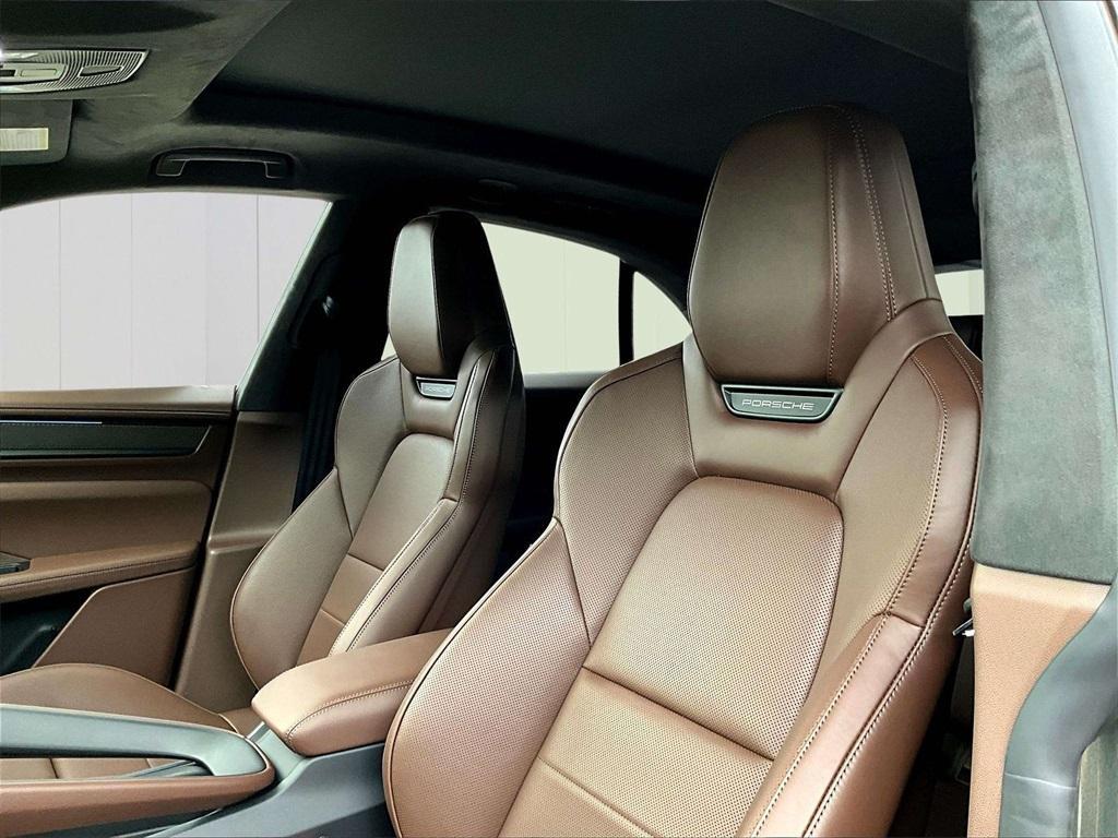 new 2025 Porsche Macan car