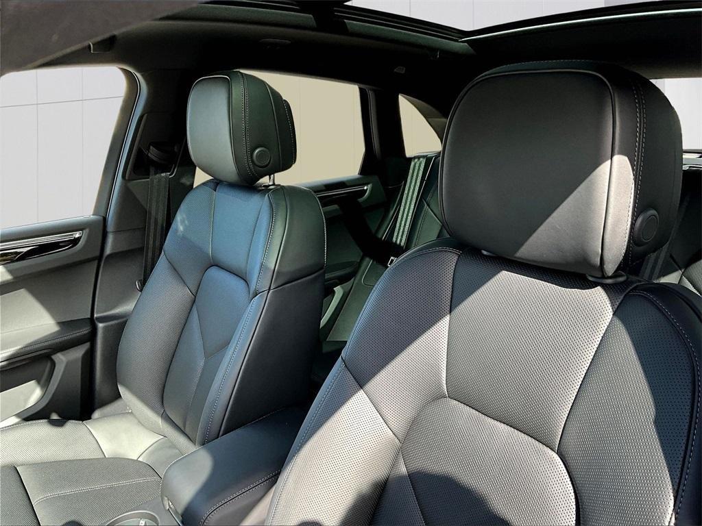 new 2026 Porsche Macan car