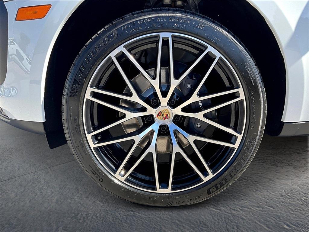 new 2026 Porsche Macan car