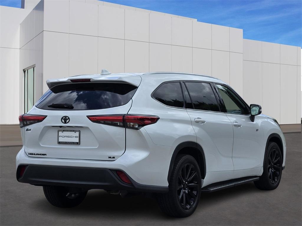 used 2022 Toyota Highlander car, priced at $36,628